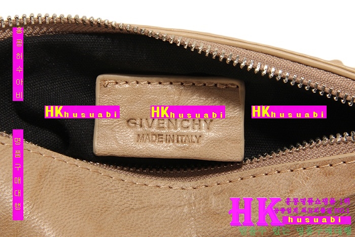 ����� �ǵ��� �̴� ũ�ν��� GV124741(��Ŭ)