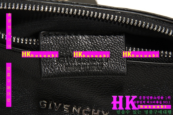 ����� �ǵ��� �̴� ũ�ν��� GV124741-3(��Ʈ��ƾ)