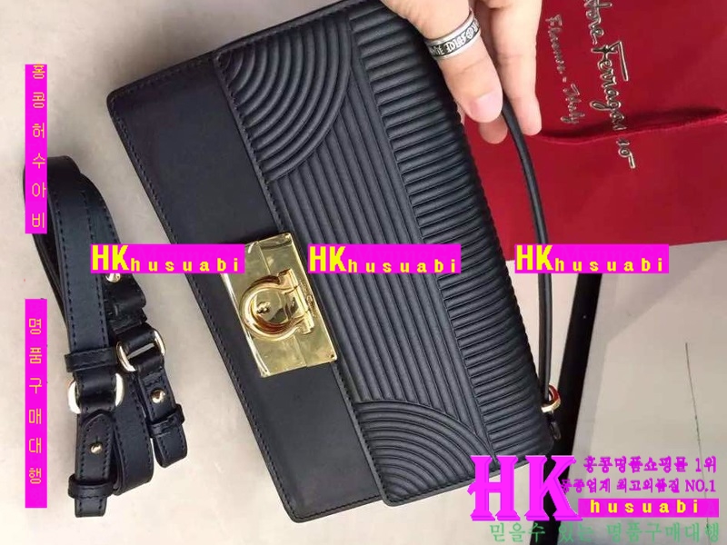 �ڹ̷��ޡ� NEW ��󰡸� ������ ũ�ν��� PE170504-29