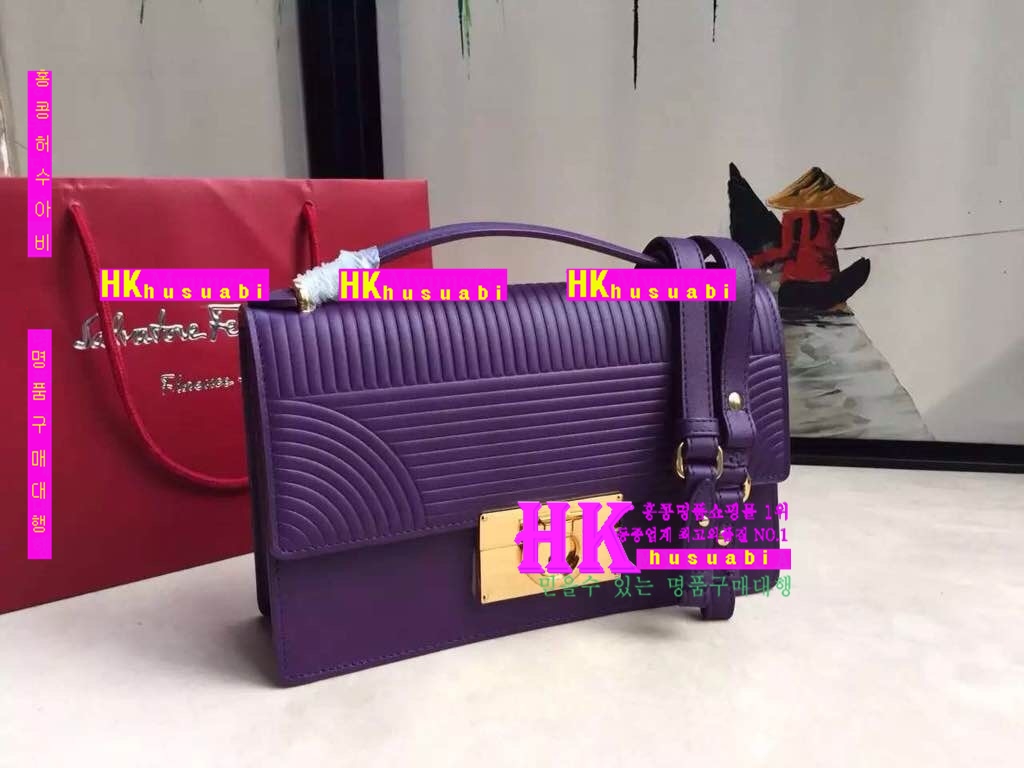 �ڹ̷��ޡ� NEW ��󰡸� ������ ũ�ν��� PE170504-28
