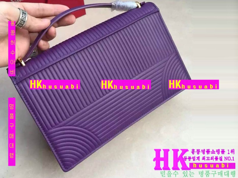 �ڹ̷��ޡ� NEW ��󰡸� ������ ũ�ν��� PE170504-28