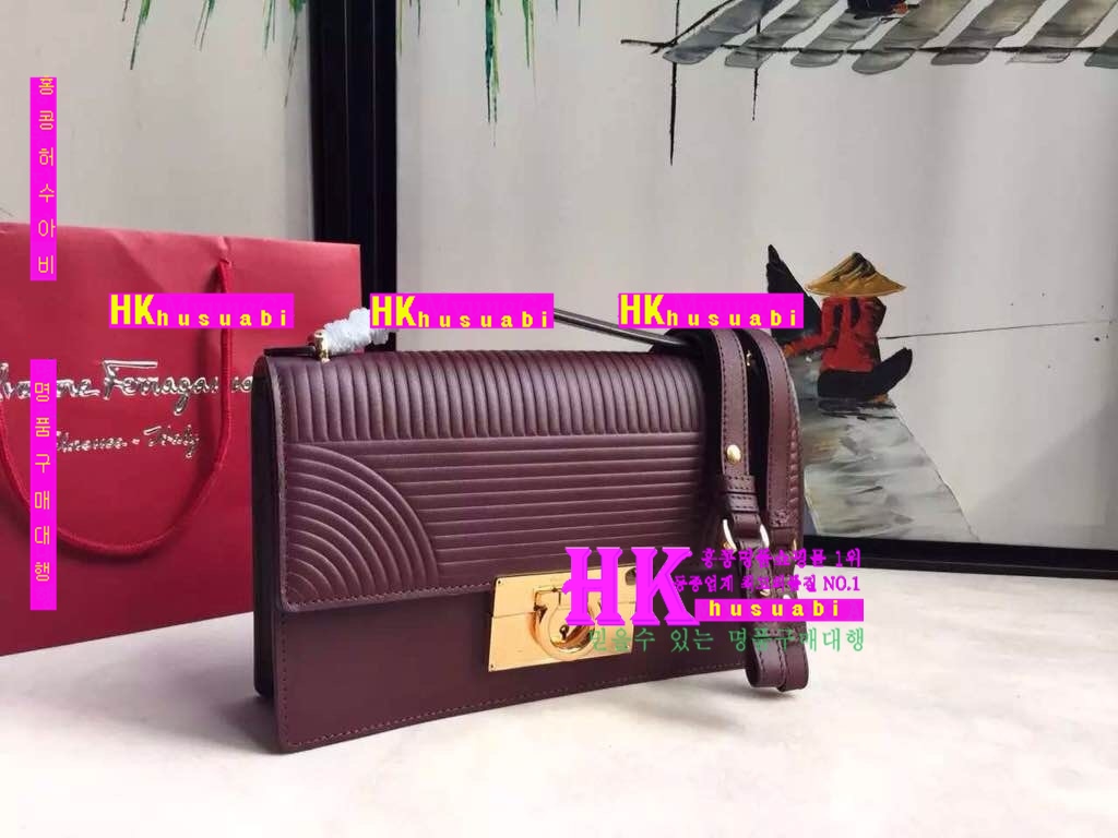 �ڹ̷��ޡ� NEW ��󰡸� ������ ũ�ν��� PE170504-27