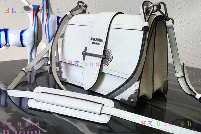 �ڹ̷��ޡ� ����� ī�̿� ����� PR 1BD095 -4