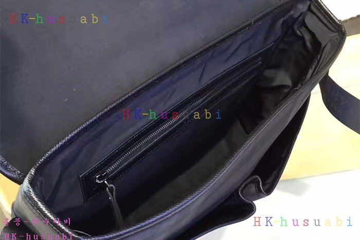 �ڹ̷��ޡ� ������ �Ż� ũ�ν��� BB68066
