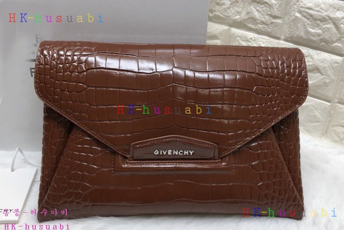 �ڹ̷��ޡ� ����� ��Ƽ���� Ŭ��ġ GV 28622-4